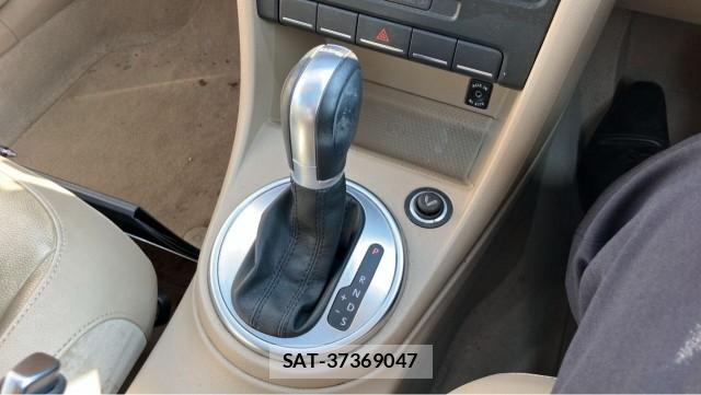 VolksWagen THE BEETLE 2013-07 8282432-14