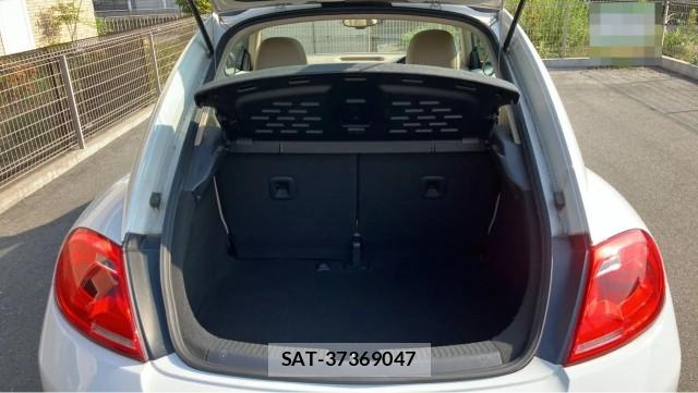 VolksWagen THE BEETLE 2013-07 8282432-17