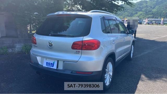 VolksWagen TIGUAN 2016-03 8282330-12