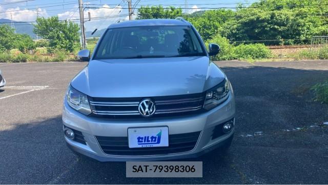 VolksWagen TIGUAN 2016-03 8282330-9