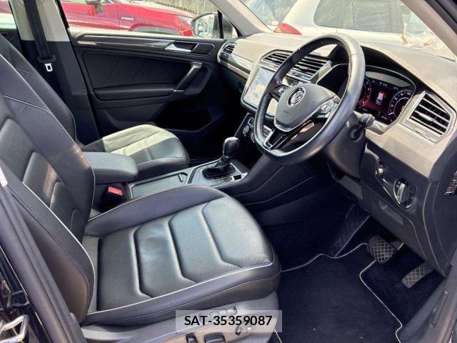 VolksWagen TIGUAN 2018-02 8284378-5