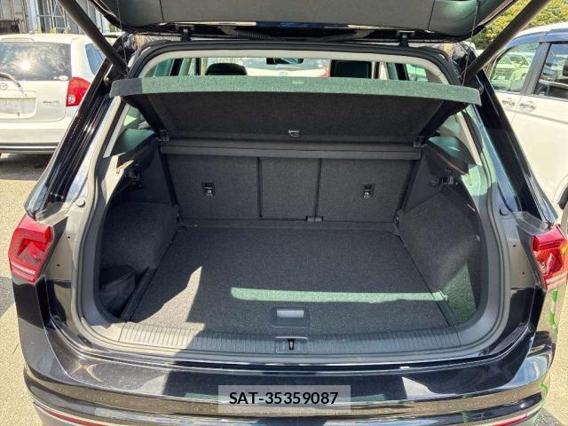VolksWagen TIGUAN 2018-02 8284378-7