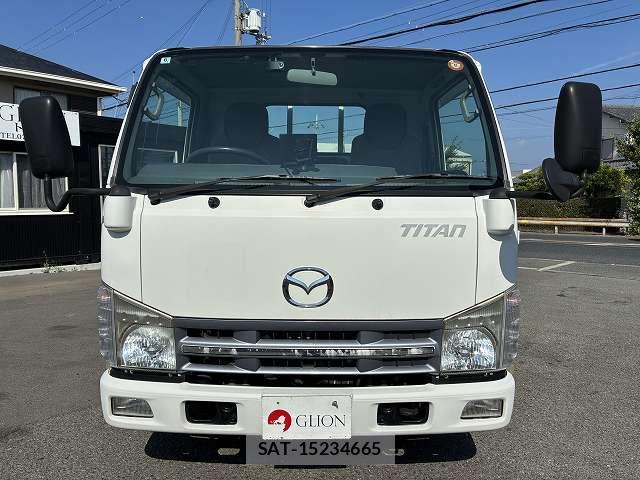Mazda TITAN 2012-06 8284813-1