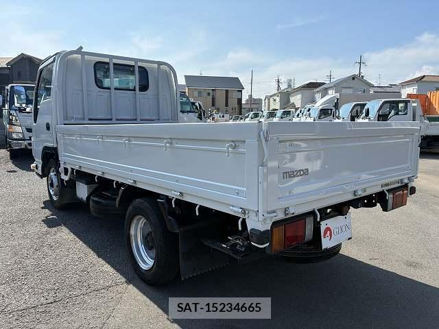 Mazda TITAN 2012-06 8284813-5