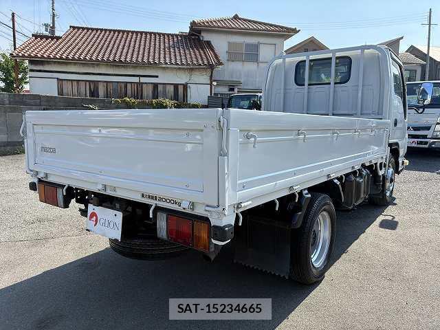 Mazda TITAN 2012-06 8284813-7
