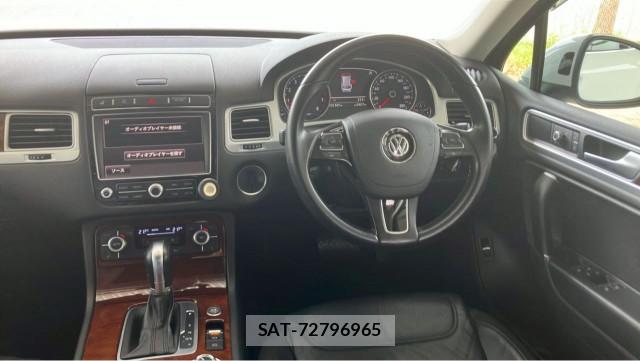 VolksWagen TOUAREG 2015-09 8280711-16
