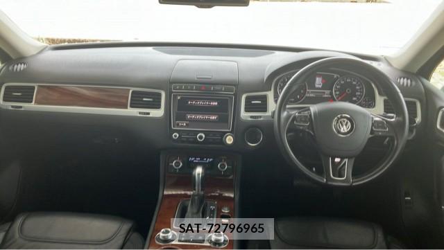 VolksWagen TOUAREG 2015-09 8280711-2