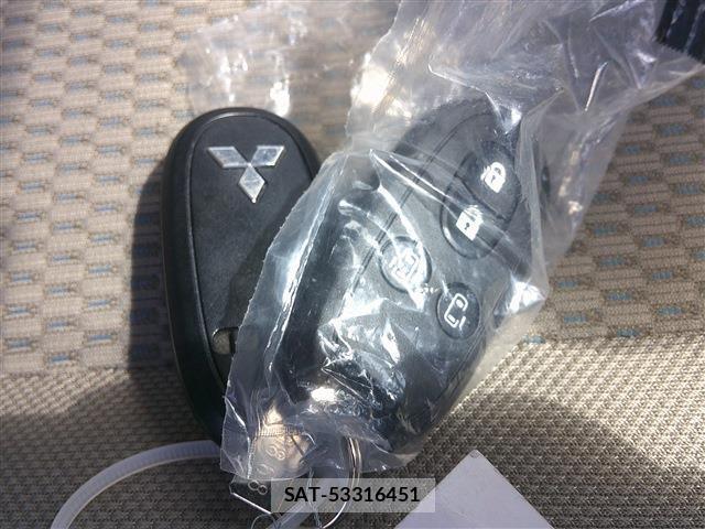 Mitsubishi TOWN BOX 2025-02 8281218-14