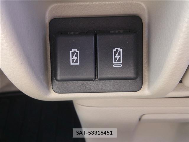 Mitsubishi TOWN BOX 2025-02 8281218-19