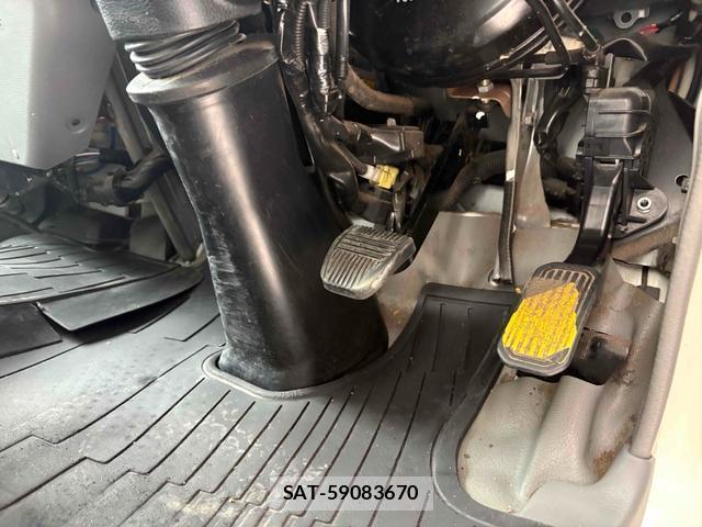Toyota TOYOACE 2016-05 8280289-16