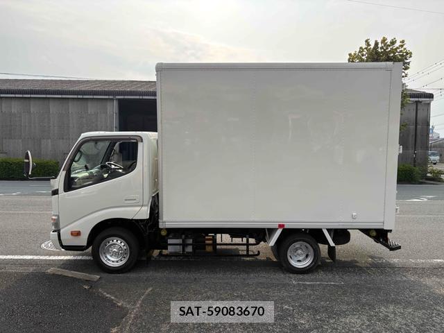Toyota TOYOACE 2016-05 8280289-3