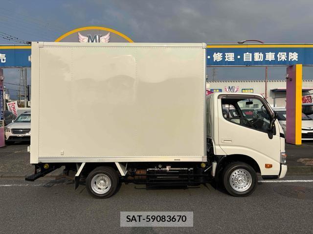 Toyota TOYOACE 2016-05 8280289-4