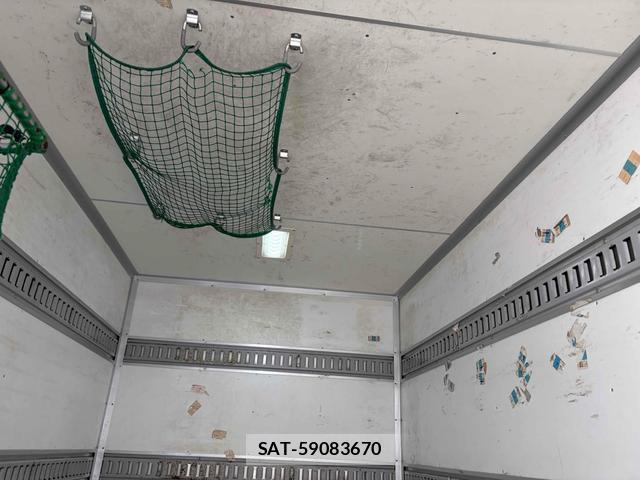 Toyota TOYOACE 2016-05 8280289-5