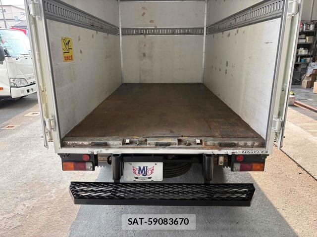 Toyota TOYOACE 2016-05 8280289-6