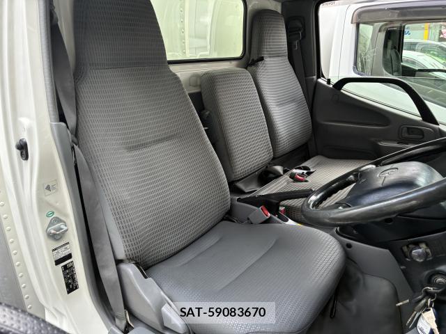 Toyota TOYOACE 2016-05 8280289-8
