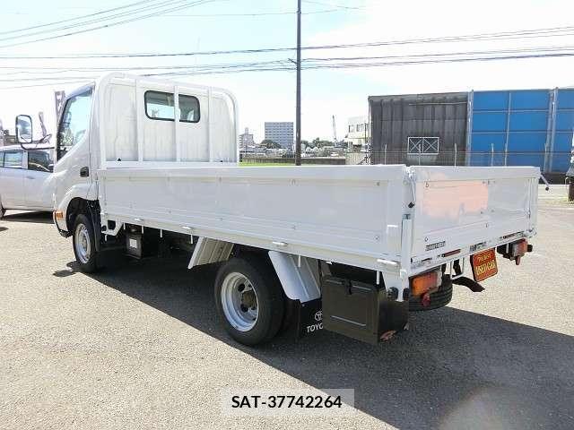 Toyota TOYOACE 2014-09 8282582-10