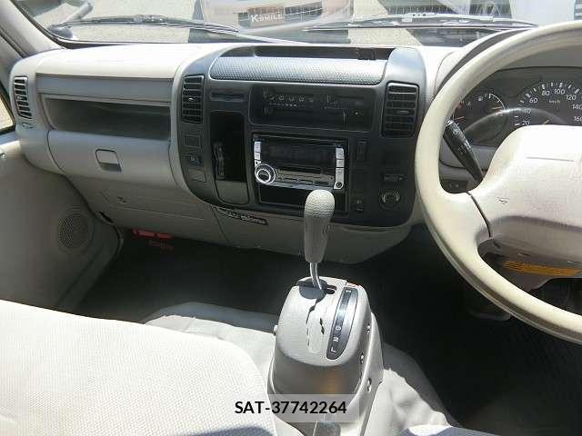 Toyota TOYOACE 2014-09 8282582-17