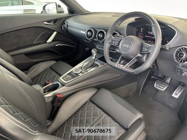 Audi TTS 2021-04 8280417-1