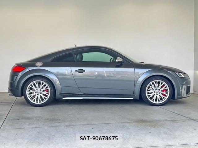 Audi TTS 2021-04 8280417-18