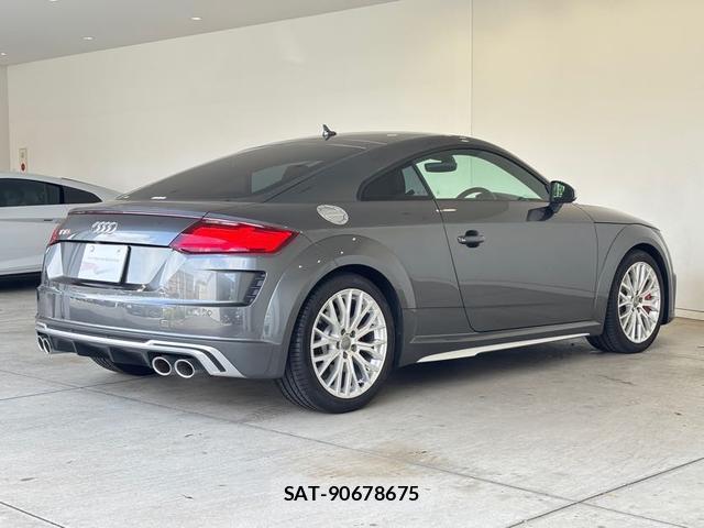 Audi TTS 2021-04 8280417-2