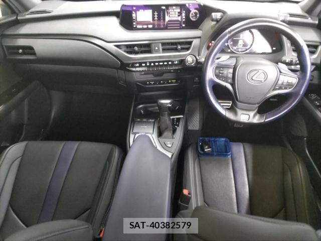Lexus UX 2021-12 8276988-2