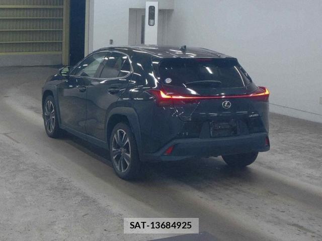 Lexus UX 2023-07 8276989-1