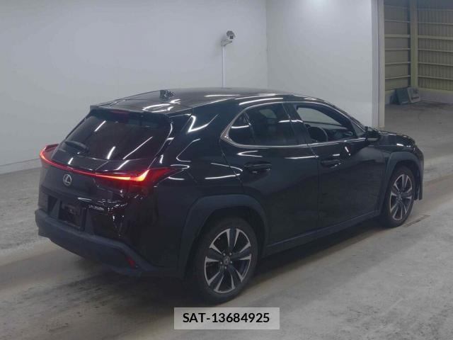 Lexus UX 2023-07 8276989-4