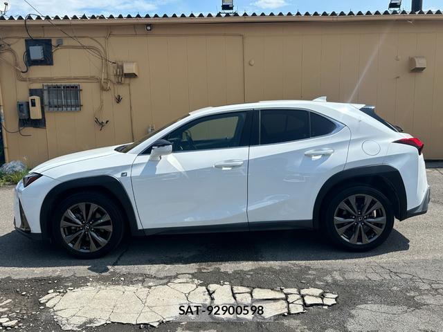 Lexus UX 2018-11 8277858-19
