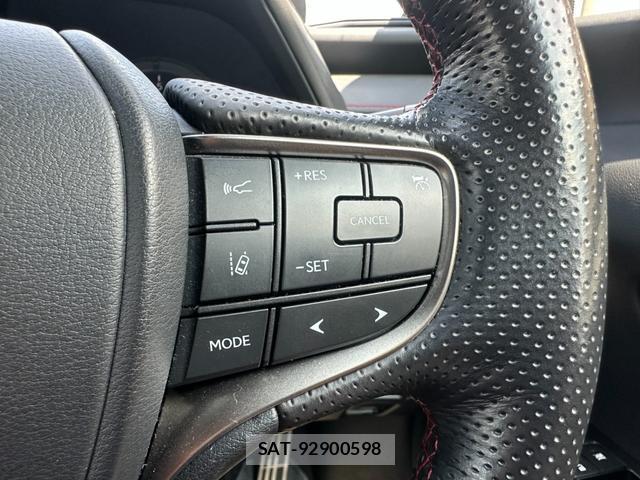 Lexus UX 2018-11 8277858-5