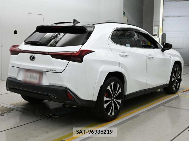 Lexus UX 2023-08 8278931-1