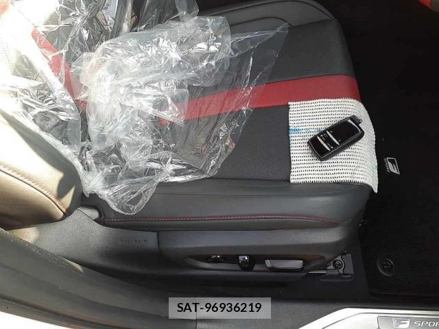 Lexus UX 2023-08 8278931-4