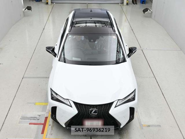 Lexus UX 2023-08 8278931-6