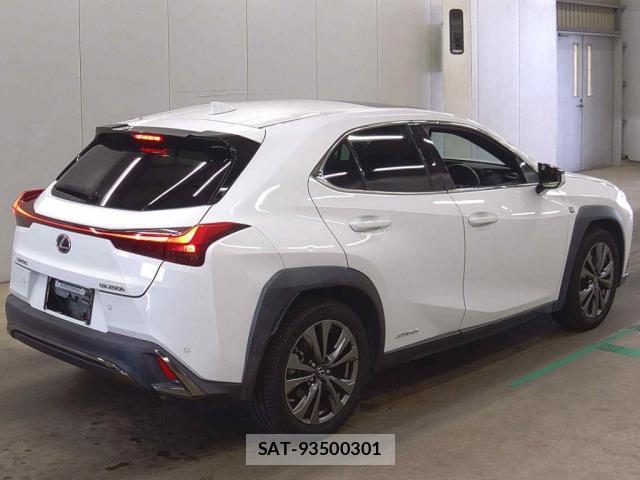 Lexus UX 2021-08 8278953-1
