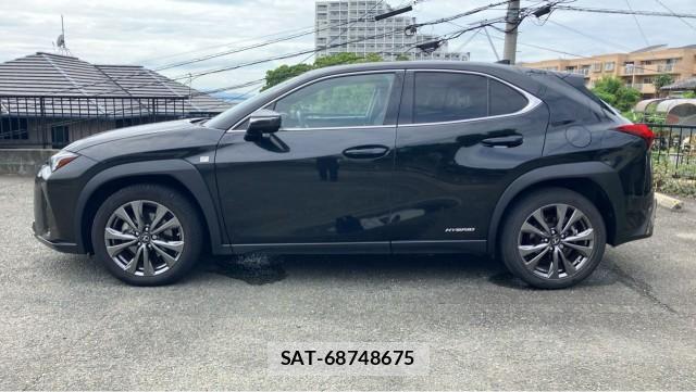 Lexus UX 2019-10 8280861-10