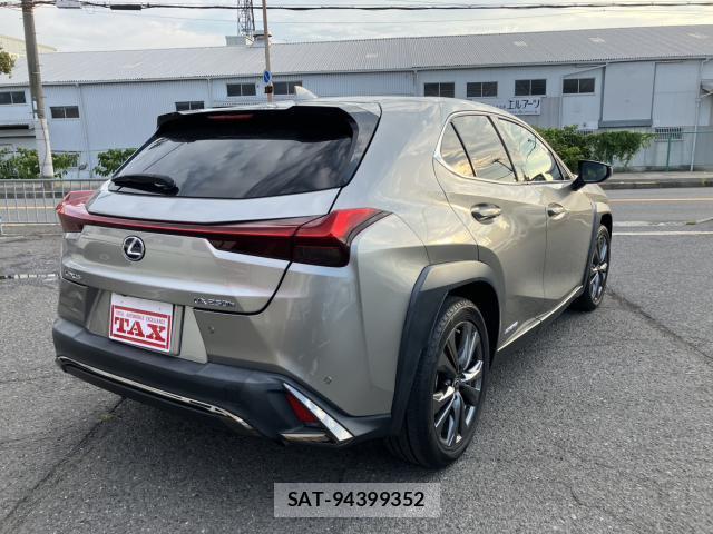Lexus UX 2021-11 8282535-1