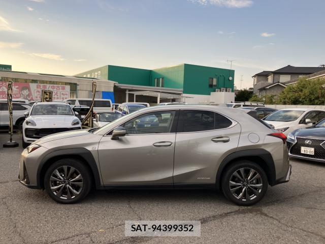 Lexus UX 2021-11 8282535-15