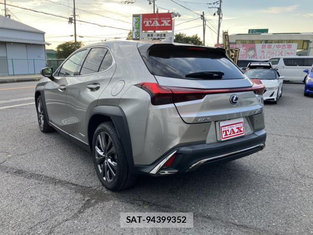 Lexus UX 2021-11 8282535-18