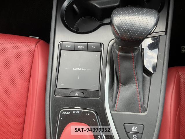 Lexus UX 2021-11 8282535-6