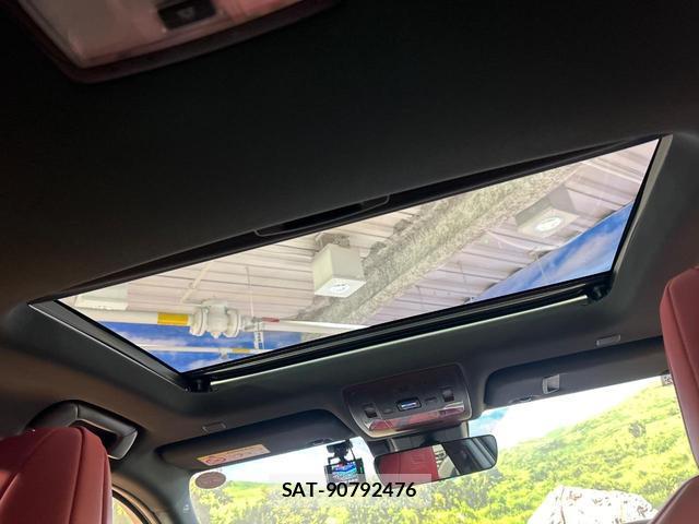 Lexus UX 2023-12 8283820-2