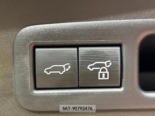 Lexus UX 2023-12 8283820-5