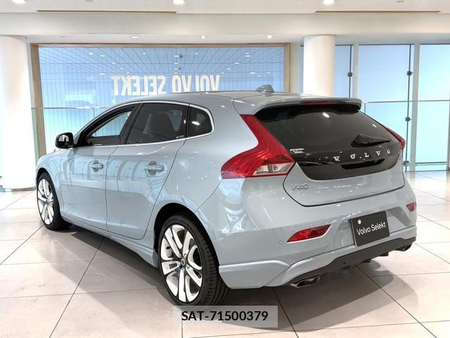 Volvo V40 2020-07 8277681-3