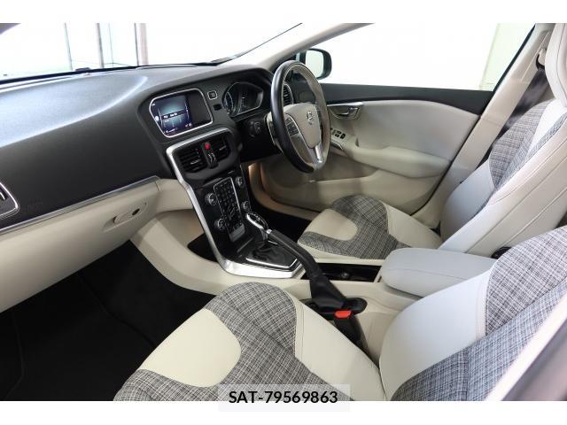 Volvo V40 2018-12 8277703-10