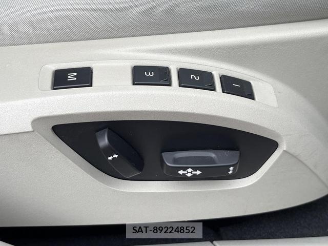 Volvo V40 2016-11 8279260-10