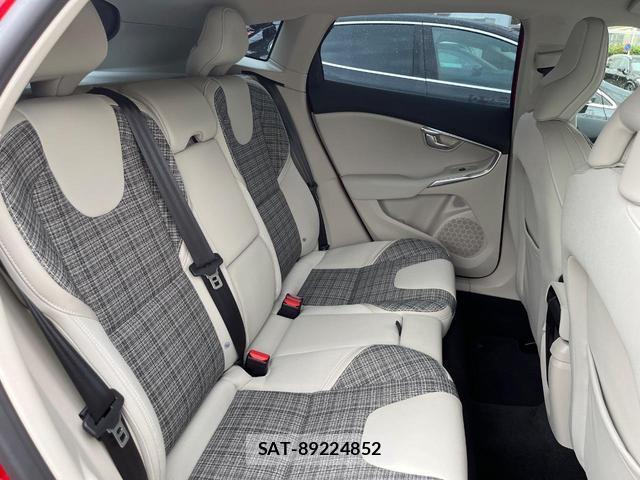 Volvo V40 2016-11 8279260-14