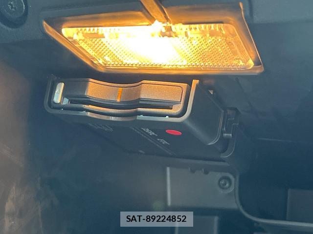 Volvo V40 2016-11 8279260-8