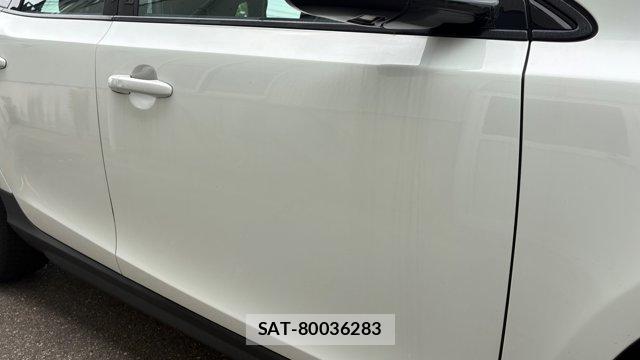 Volvo V40 2016-06 8282037-3