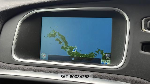Volvo V40 2016-06 8282037-4