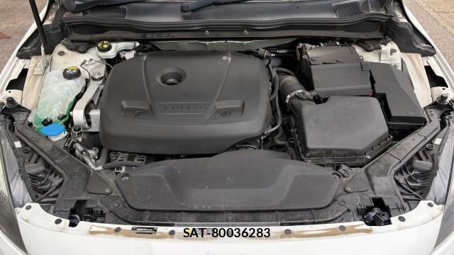 Volvo V40 2016-06 8282037-7
