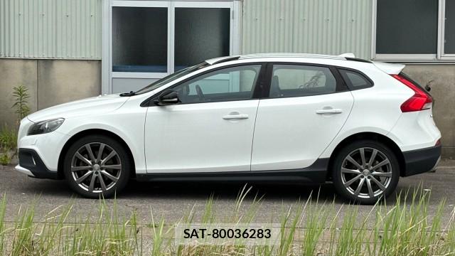 Volvo V40 2016-06 8282037-9