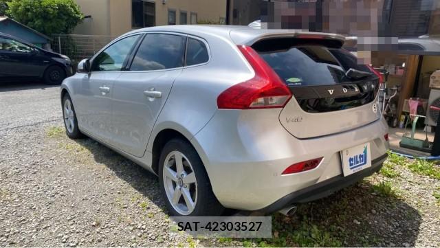 Volvo V40 2015-12 8282347-13